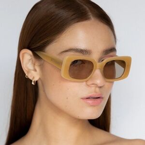 LU GOLDIE Coco Rectangle Sunglasses Yellow (“Honey”)